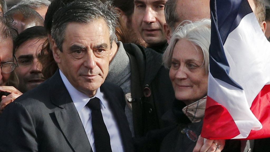  Im Ringen um die Präsidentschaftskandidatur des französischen Konservativen François Fillon hat Ex-Staatschef Nicolas Sarkozy ein Krisentreffen vorgeschlagen. 