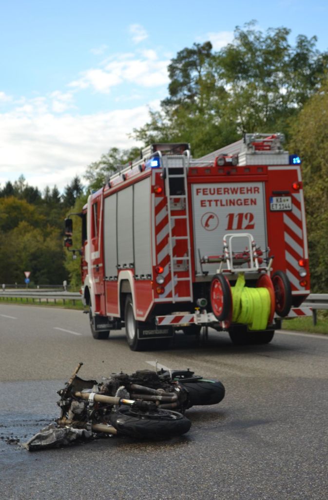 Am Dienstag ist im Kreis Karlsruhe ein Motorradfahrer verunglückt.