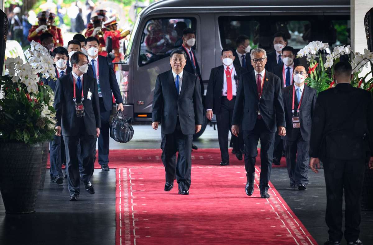 Der chinesische Staatspräsident Xi Jinping trifft bei der offiziellen Begrüßungszeremonie zu Beginn des G20-Gipfels ein.