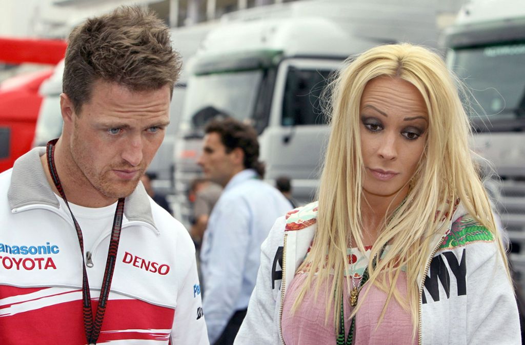 Von 2001 an war Ralf Schumacher mit Cora verheiratet. Die beiden haben einen Sohn (David), der ebenfalls im Rennsport aktiv ist. Seit 2009 war das Paar getrennt, 2015 wurde die Ehe geschieden.
