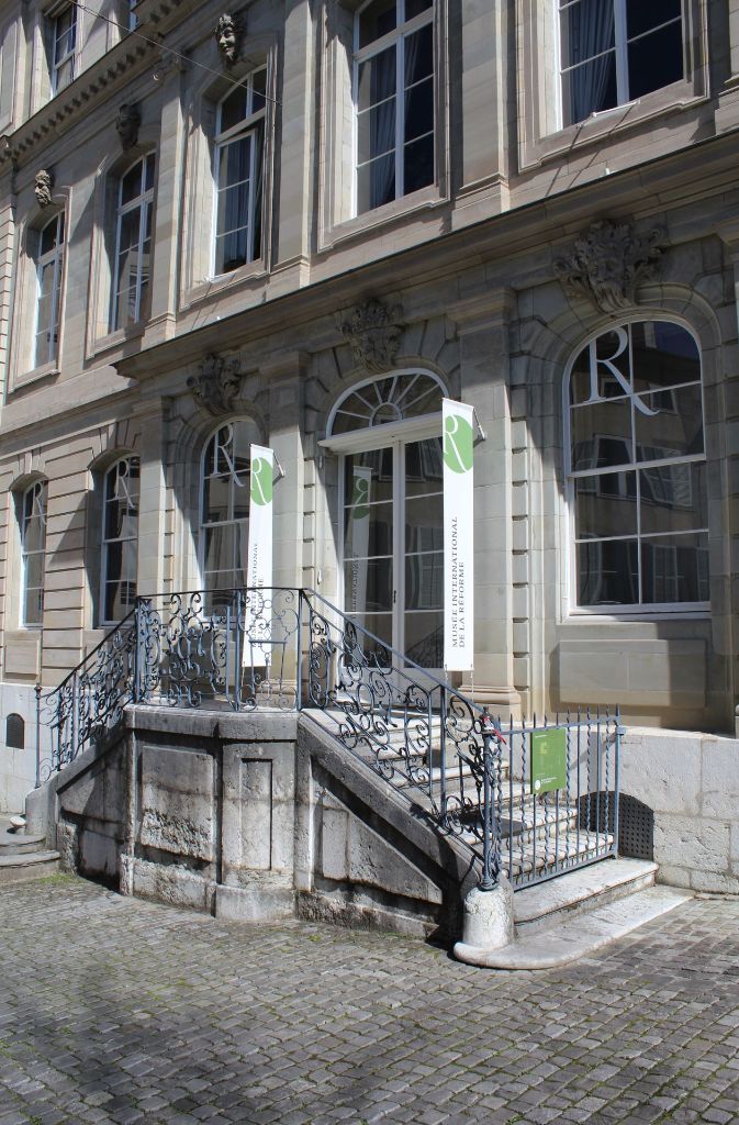 Das Internationale Museum der Reformation (Musée Internationale de la Reforme) neben der Kathedrale Saint-Pierre ist das einzige seiner Art weltweit. Es wurde 2005 eingerichtet und seither mehrfach ausgezeichnet.