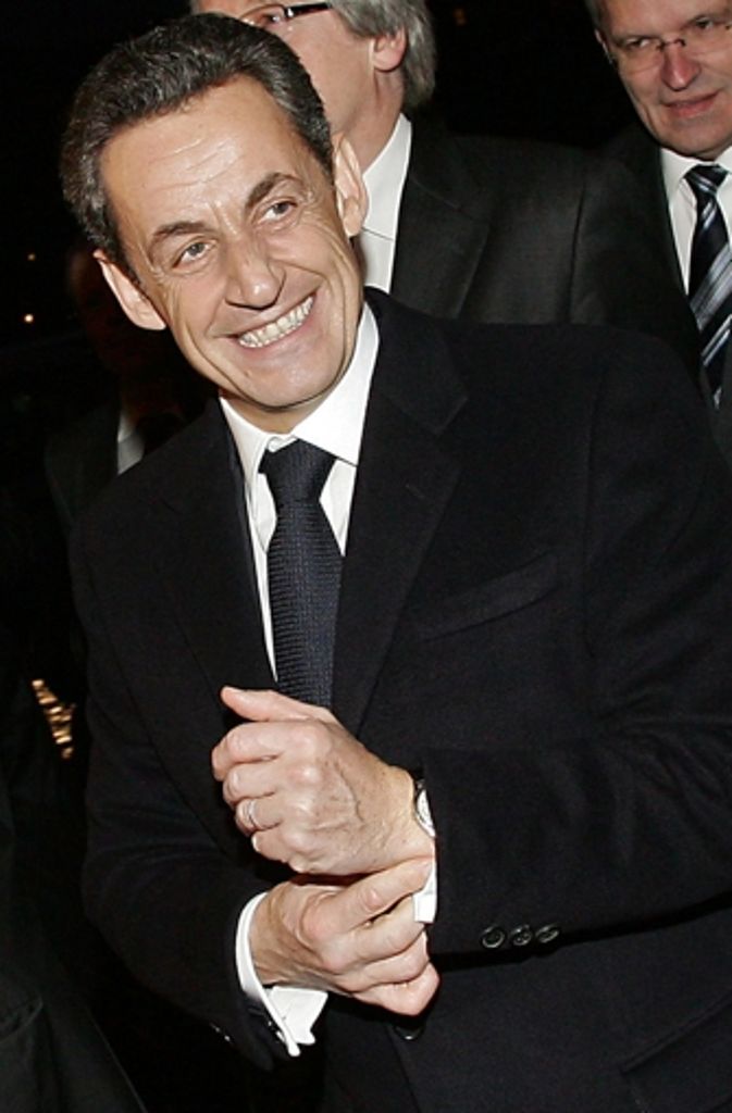 Politisch war Sarkozy immer auch ein Opportunist. Das zeigte sich zuletzt in einer UMP-Debatte über den Status der Homoehe in Frankreich. 2013 war die Homoehe gesetzlich erlaubt worden. Sarkozy sprach sich zunächst lediglich für eine Gesetzesänderung aus – von wütenden Skandierungen anwesender Homoehe-Gegner ließ er sich jedoch dazu verleiten, zu sagen, wenn es ihnen besser gefalle, dann schaffe man das Gesetz eben ab: „Wenn es ihnen Spaß bringt, bitte, das kostet mich nichts.“