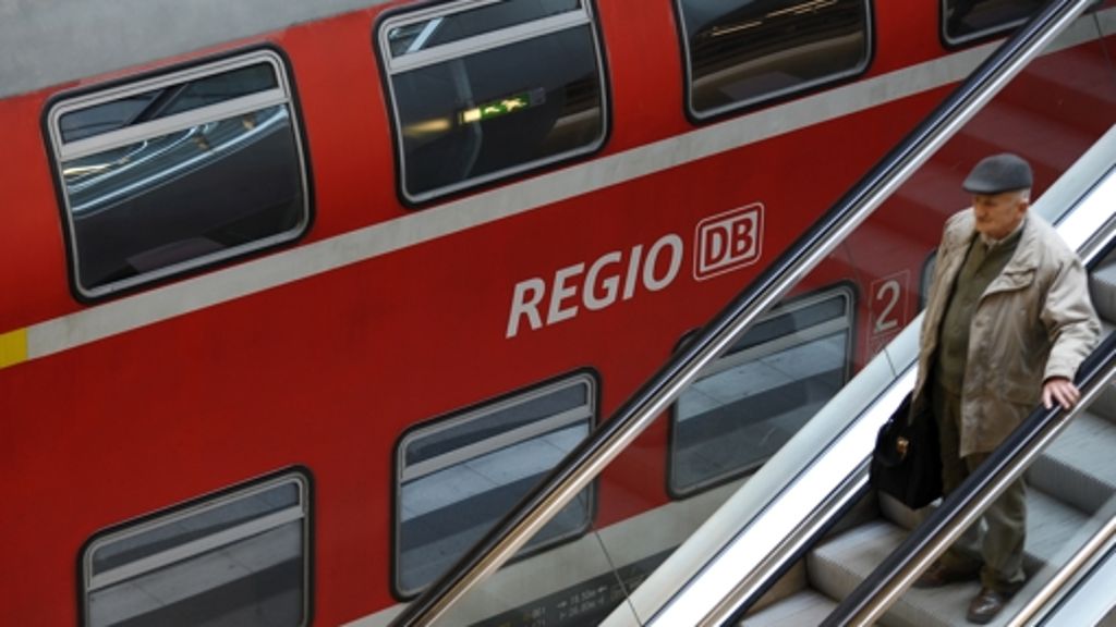 Von 2013 an können sich die ersten Eisenbahnunternehmen um Strecken bewerben, die bisher von Zügen der DB Regio befahren wurden. Der Wettbewerb soll zu einem besseren Nahverkehrsangebot führen. 