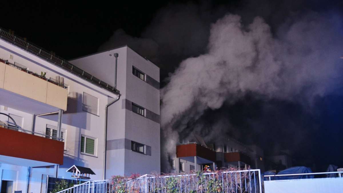 Backnang im Rems-Murr-Kreis: Wohnung brennt komplett aus