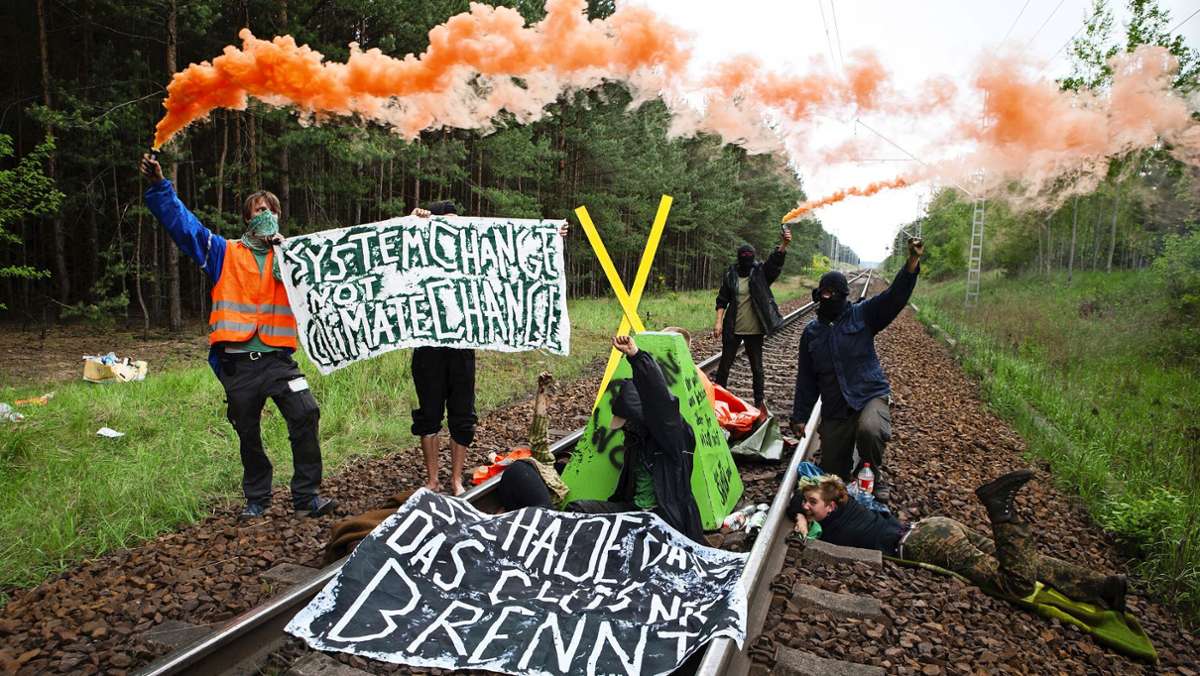 Aktionsbündnis Kesselbambule: Streit über Klimacamp im Schlossgarten im Juli