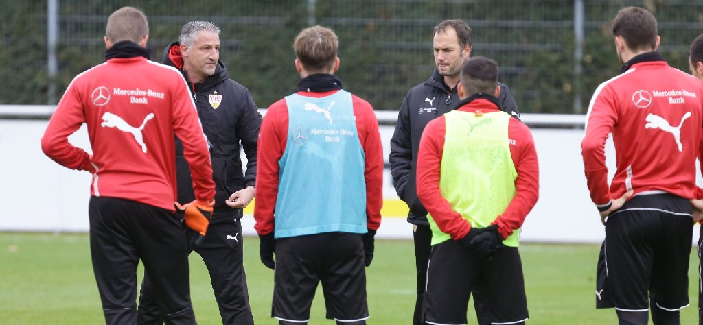 Erstes Training des VfB mit Interimstrainer Jürgen Kramny.