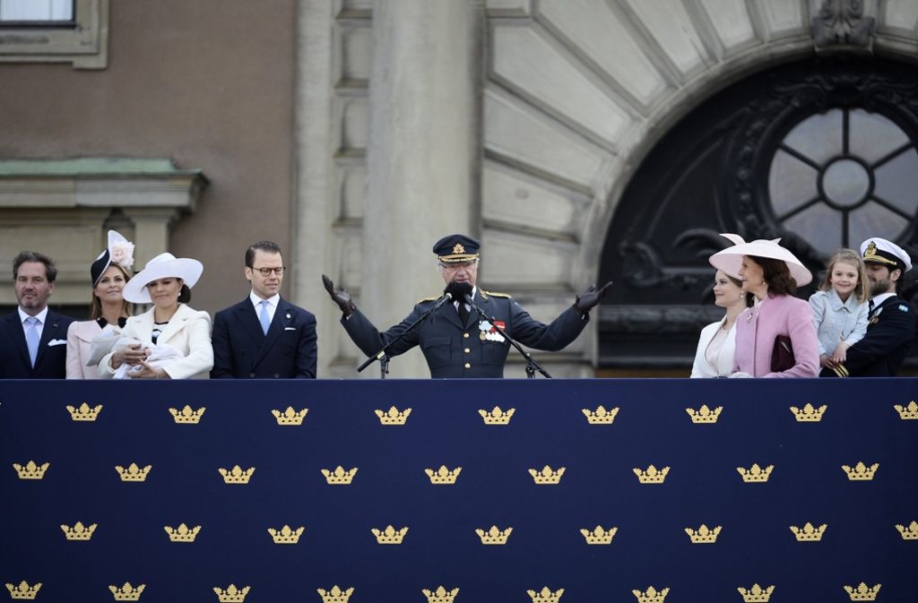 König Carl Gustaf mit seiner Familie.