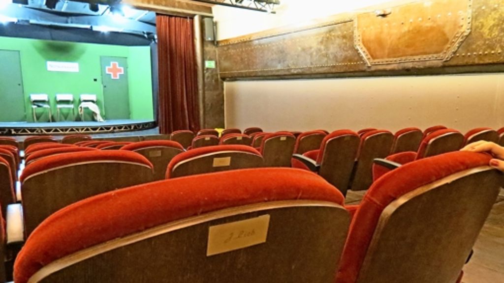 Theaterschiff in Bad Cannstatt: Pate für einen Klappstuhl