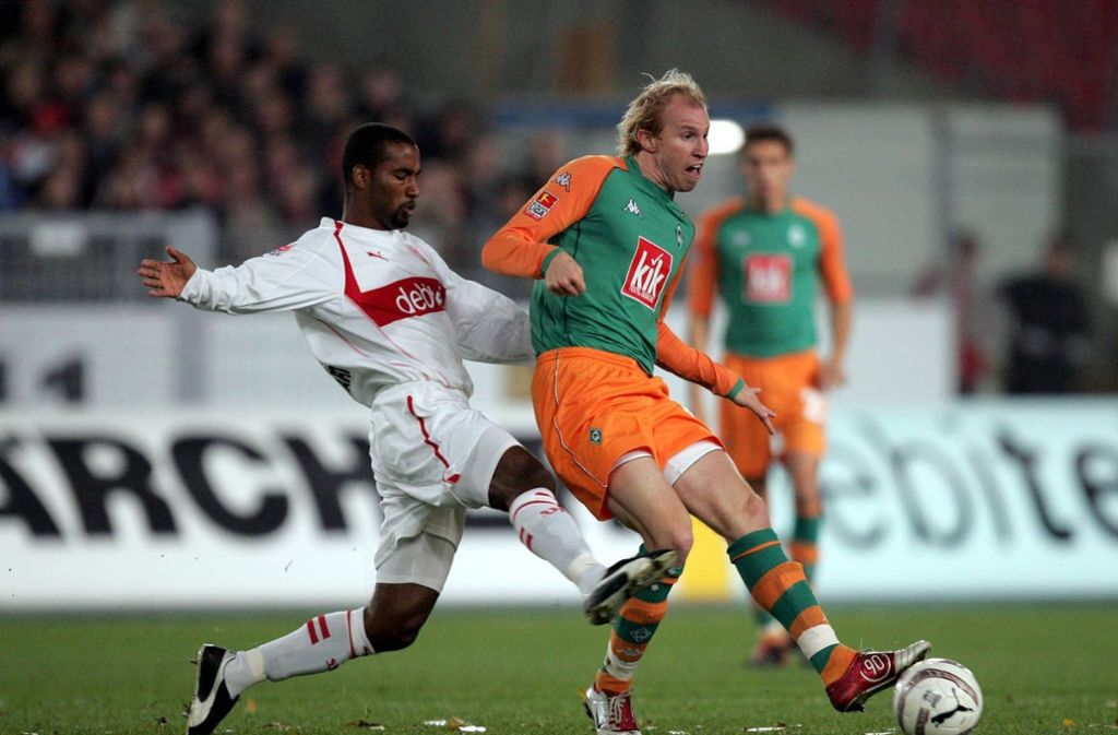 In der Winterpause der Saison 2001/02 wechselte der Linksverteidiger vom FC Lugano zu Werder Bremen (und spielte zunächst gegen den VfB Stuttgart um Cacau, links). 2004 wurde er mit den Norddeutschen Meister.