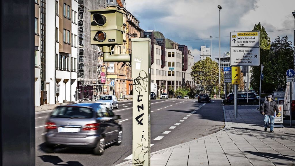 Rotlichtblitzer in Stuttgart: Mobiler Ampelblitzer kommt nicht