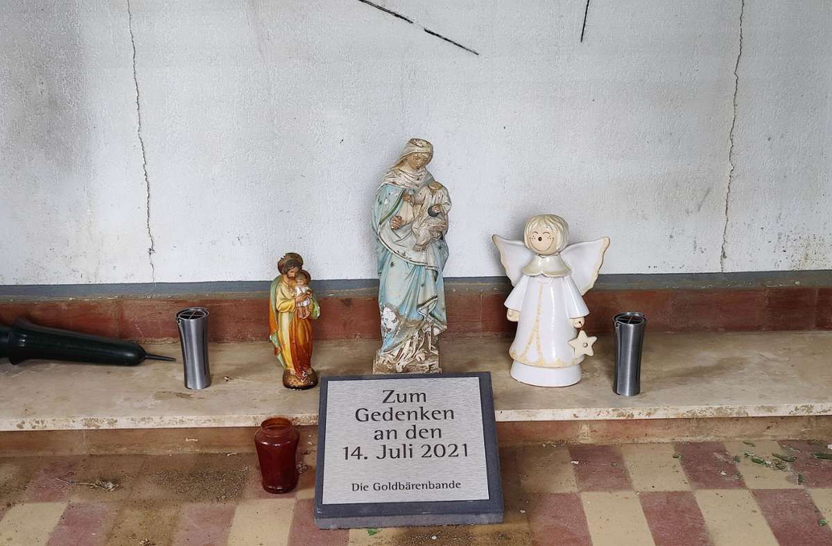 Gedenken in der Kapelle des Ahrfriedhofs in Ahrweiler.