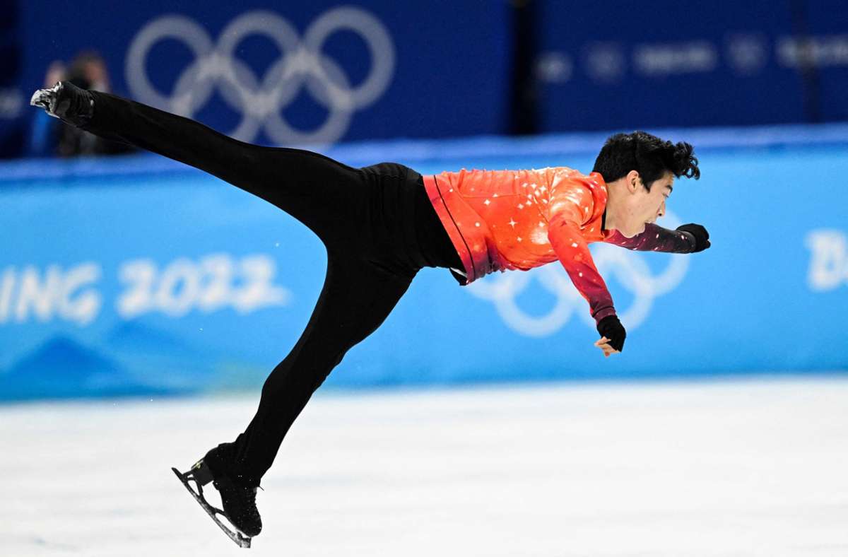 Silber für Sprünge und klare Worte: Der US-amerikanische Eiskunstläufer Nathan Chen war einer der Sportler, der im Vorfeld der Spiele in Peking Kritik an der chinesischen Regierung bezüglich der Menschenrechte geäußert hat.