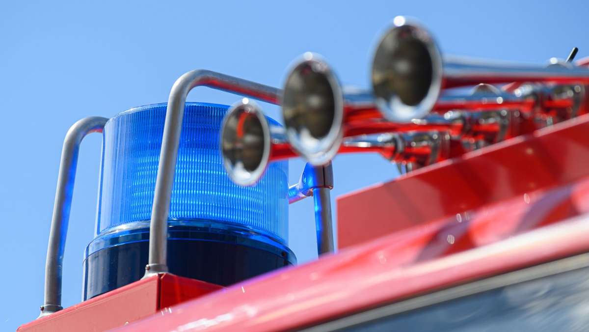  Zweimal war die Magstadter Feuerwehr am Mittwochabend und frühen Donnerstagmorgen unterwegs: Auf dem Grundstück eines 53-Jährigen hat ein Unbekannter wohl zwei Brände gelegt. 