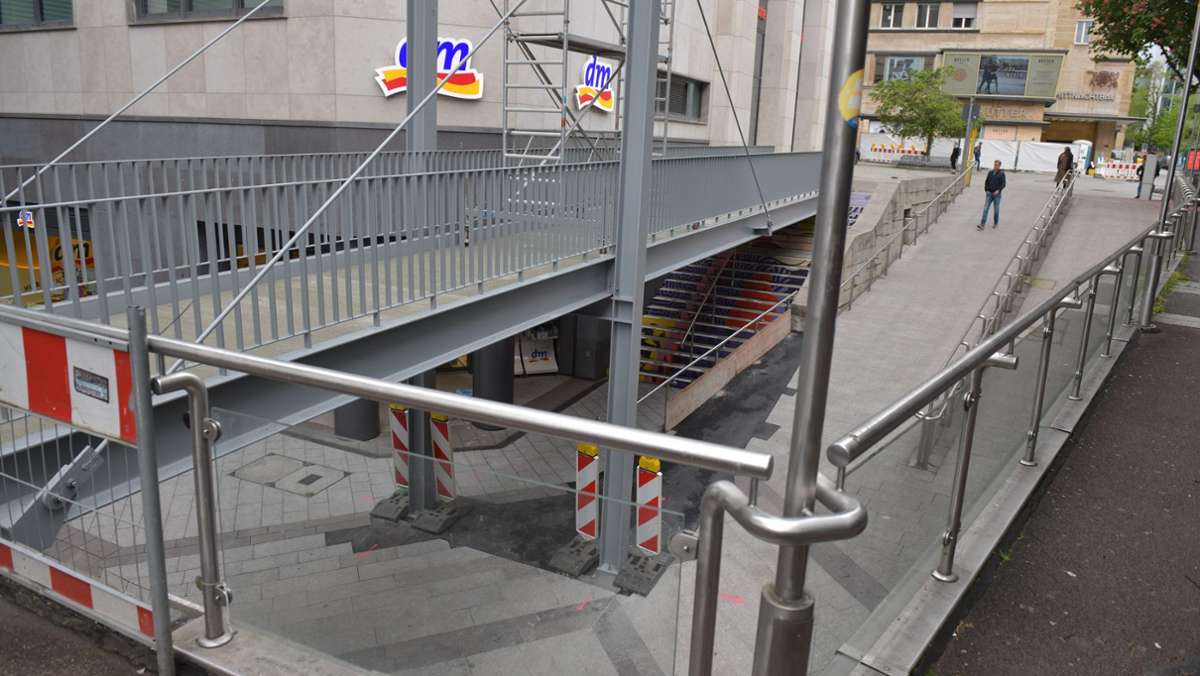 Abbruch der Sportarena: Neuer Fußgängersteg an der Schulstraße