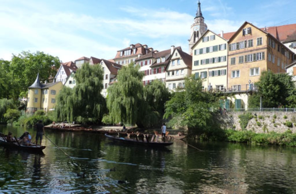 Auch in der Studentenstadt Tübingen gehört der Neckar zum Stadtbild.