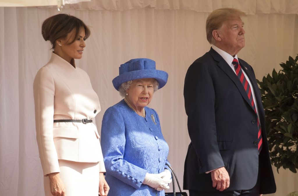 Die sprechende Brosche: Queen Elizabeth II. beim Empfang des US-Präsidentenpaares Donald und Melania Trump.