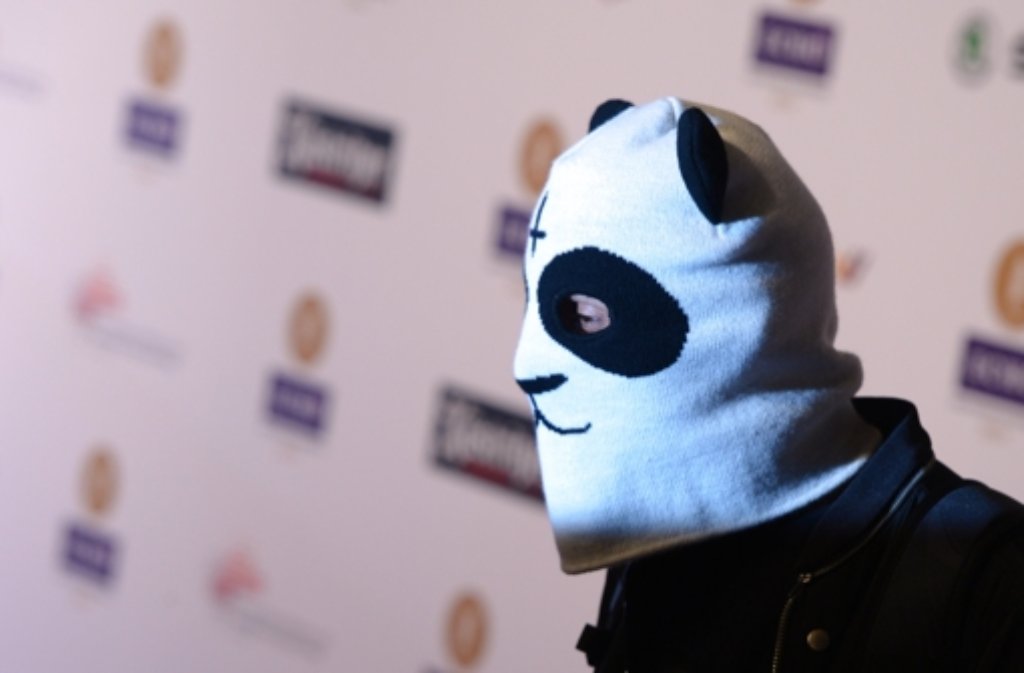Zur Echo-Verleihung in Berlin kam "Raoper" Cro im neuen Panda-Überzieher.