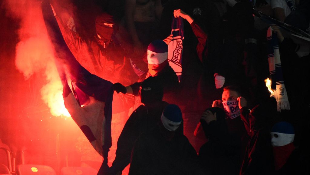 Gewalt in Fußball-Stadien: Kommt der Führerscheinentzug für Hooligans?