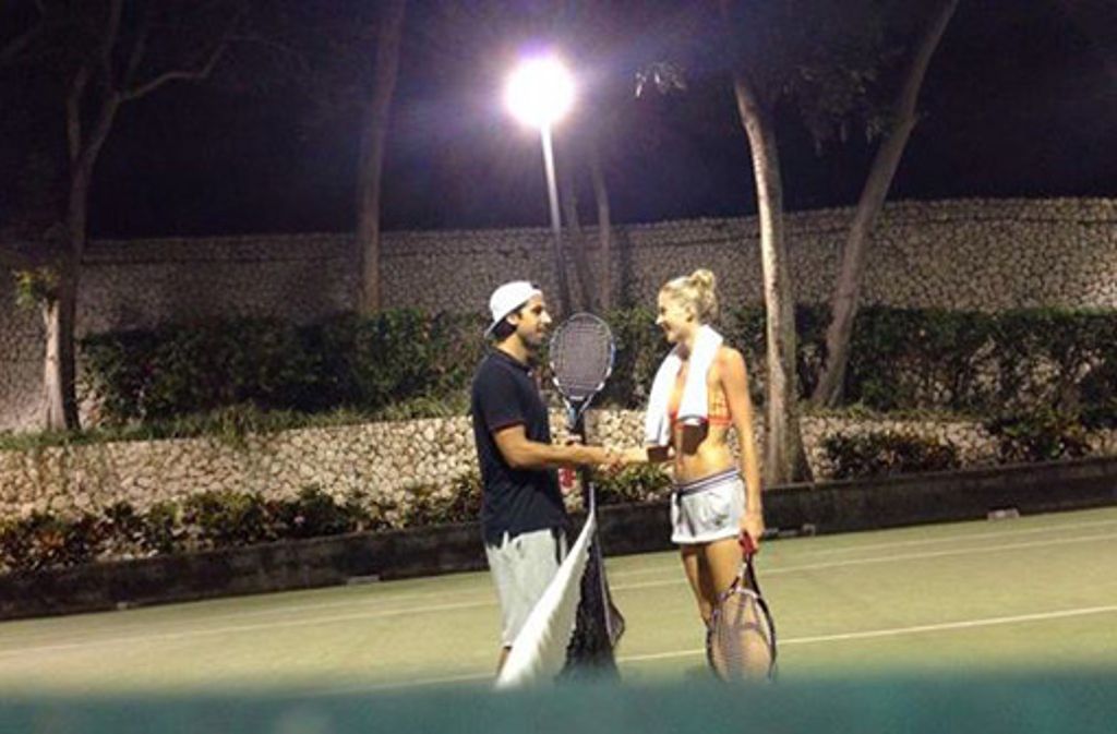 Sami Khedira mit Lena Gercke beim Tennis im Urlaub.