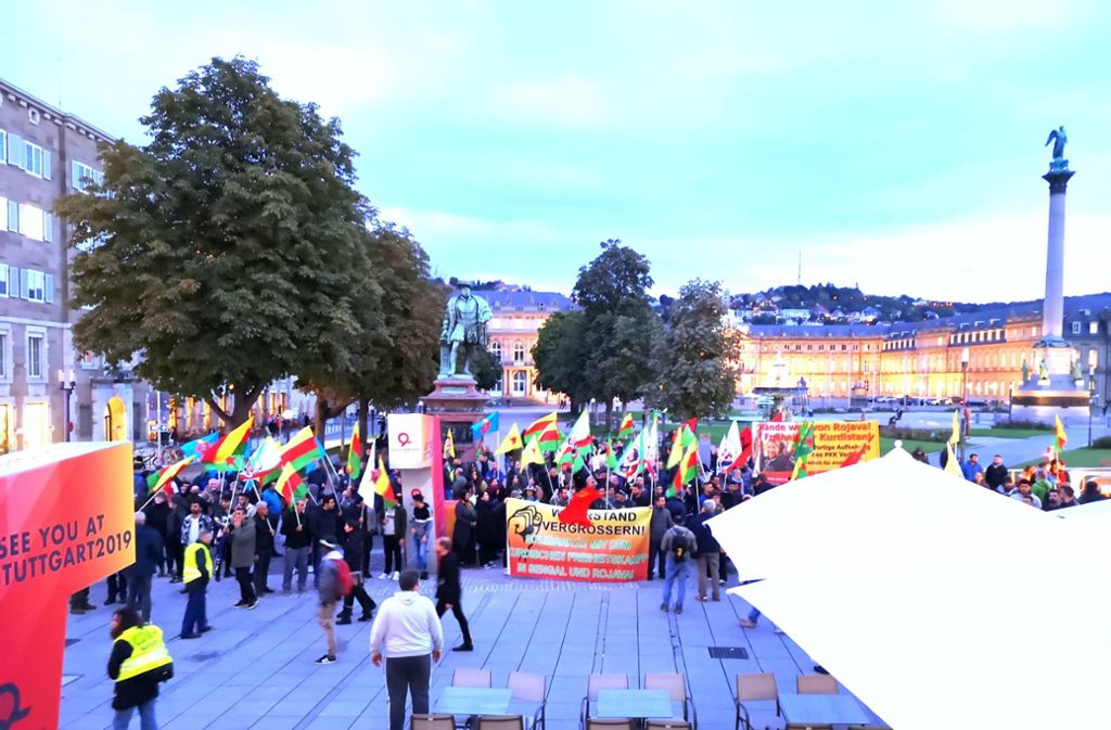 Der Demonstrationszug am Freitag, Samstag und Sonntag führte vom Schlossplatz ...
