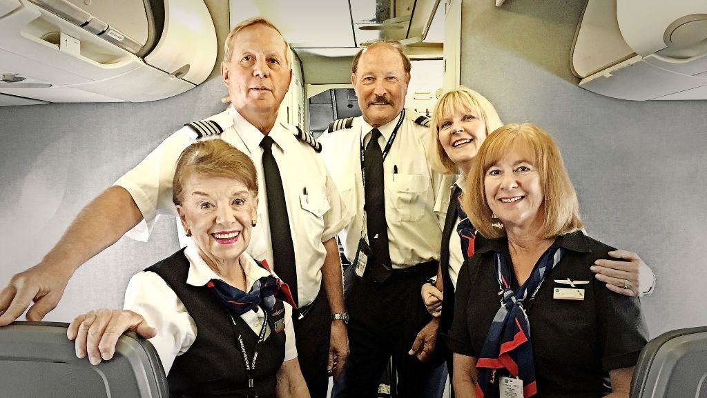 Eine Flugbegleiterin erzählt: Mit 82 noch Stewardess