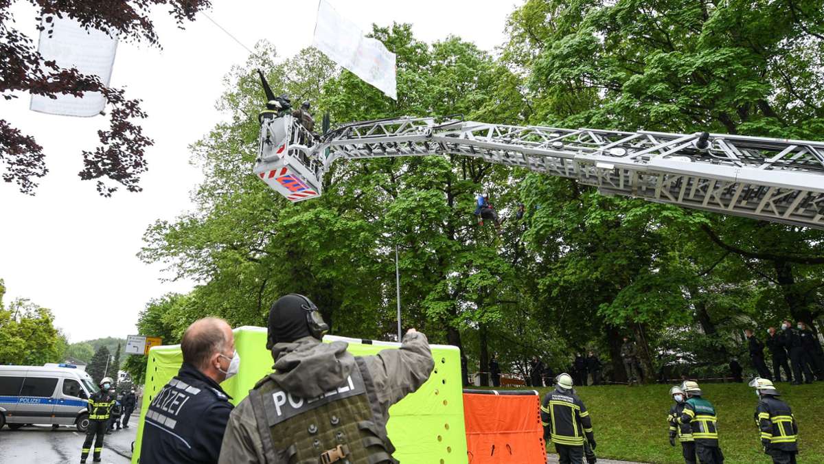 Klimaaktivisten in Ravensburg: Spezialisten der Polizei beenden illegale Baumbesetzung