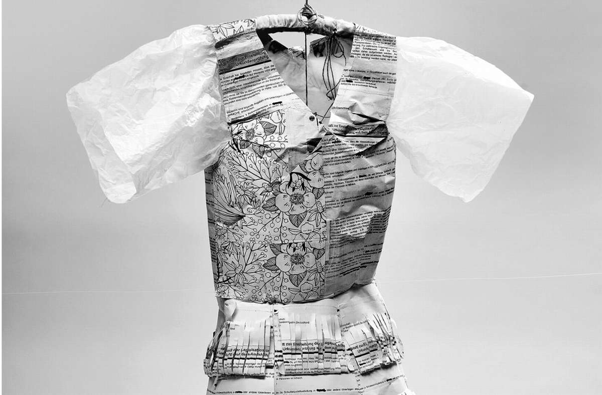 Sonja Wolber hat ihr Kleid gegen das „Ausgeliefertsein“ genäht Foto: Haus der Geschichte