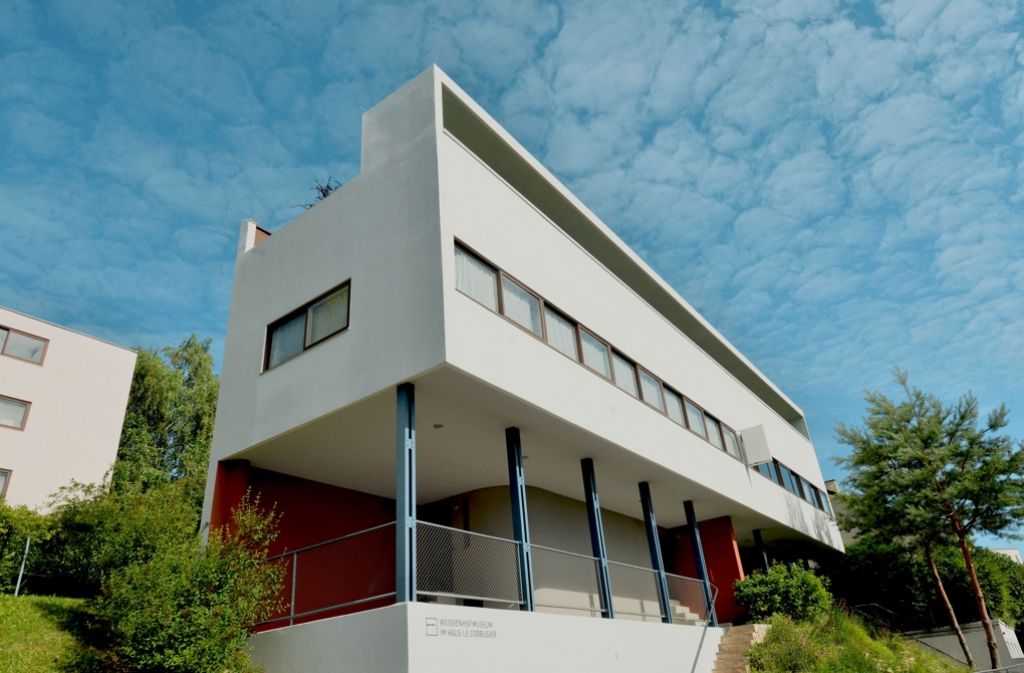 Das bekannteste Gebäude der Siedlung: In dem Doppelhaus von Le Corbusier und Pierre Jeanneret (Rathenaustraße 1-3) befindet sich das Weißenhofmuseum.
