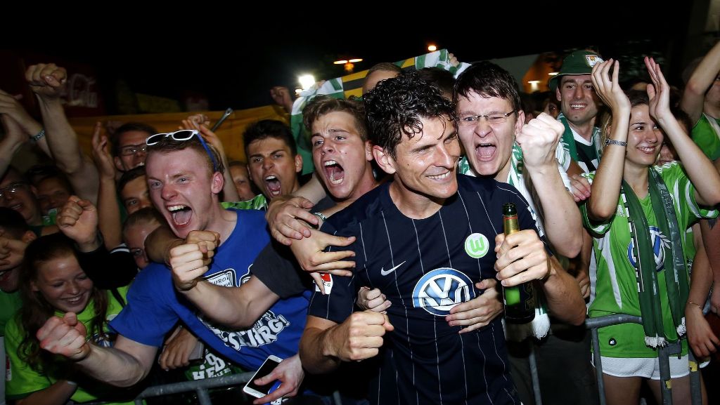 VfL Wolfsburg: Gomez singt: „Mario Gomez ist ein Hurensohn“