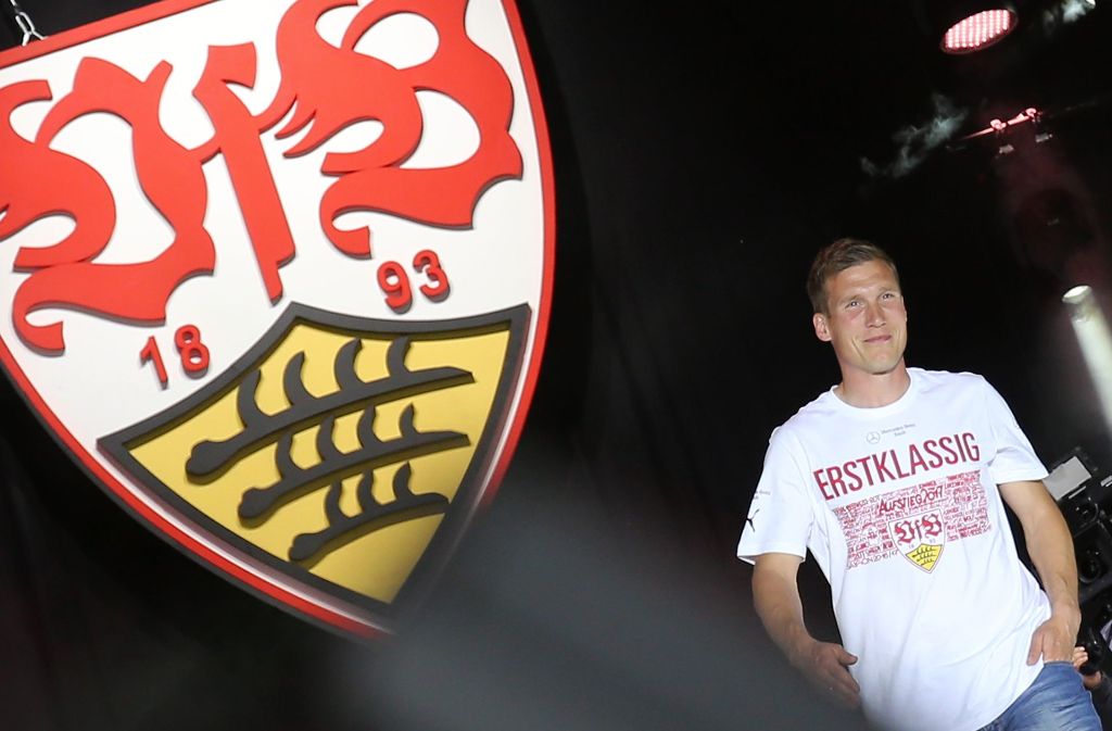 Dieser Mann ist bei vielen Fans des VfB Stuttgart schon jetzt ein Held: Trainer Hannes Wolf.