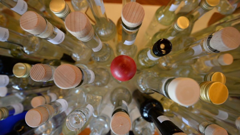 Kreis Göppingen: Betrunkener Mann will 153 Flaschen Schnaps schmuggeln