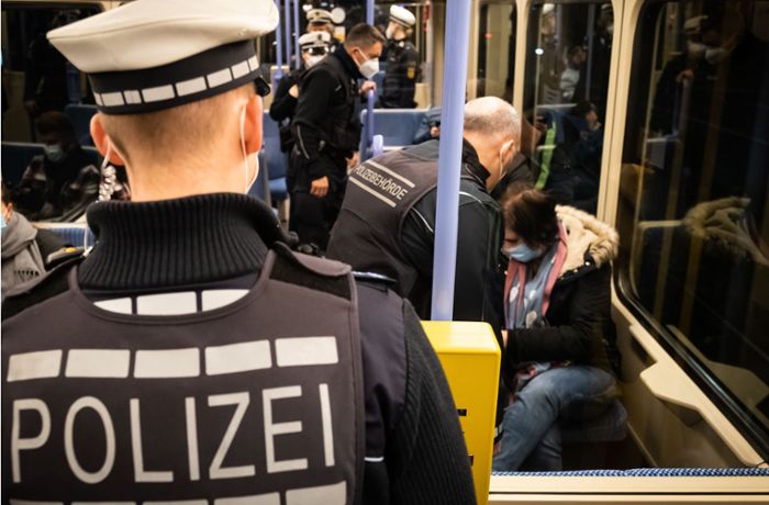 Sexuelle Belästigung in Stuttgart: Entlarvt Video den Exhibitionisten in der Bahn?