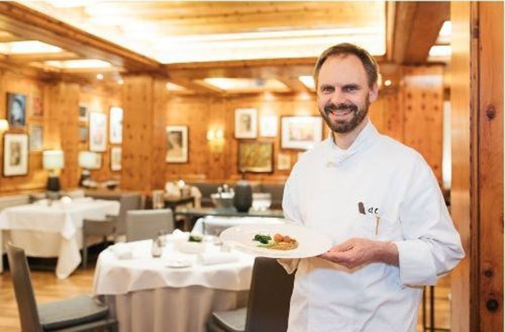 Zirbelstube in Stuttgart – Er gilt als einer der besten Köche Deutschlands: Der neue Küchenchef Denis Feix konzentriert sich in dem Gourmetrestaurant Zirbelstube im Hotel am Schlossgarten in Stuttgart aufs Wesentliche. Hier geht es zum Test.