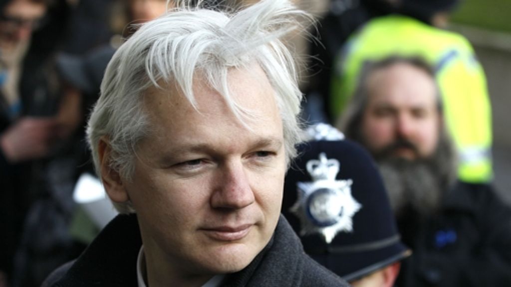  Quito hat dem Asylgesuch des Wikileaks-Gründers zugestimmt, „um sein Leben vor Verfolgungsrisiken in den USA zu schützen“. Großbritannien hatte bereits angekündigt, Assange kein freies Geleit zu gewähren. 