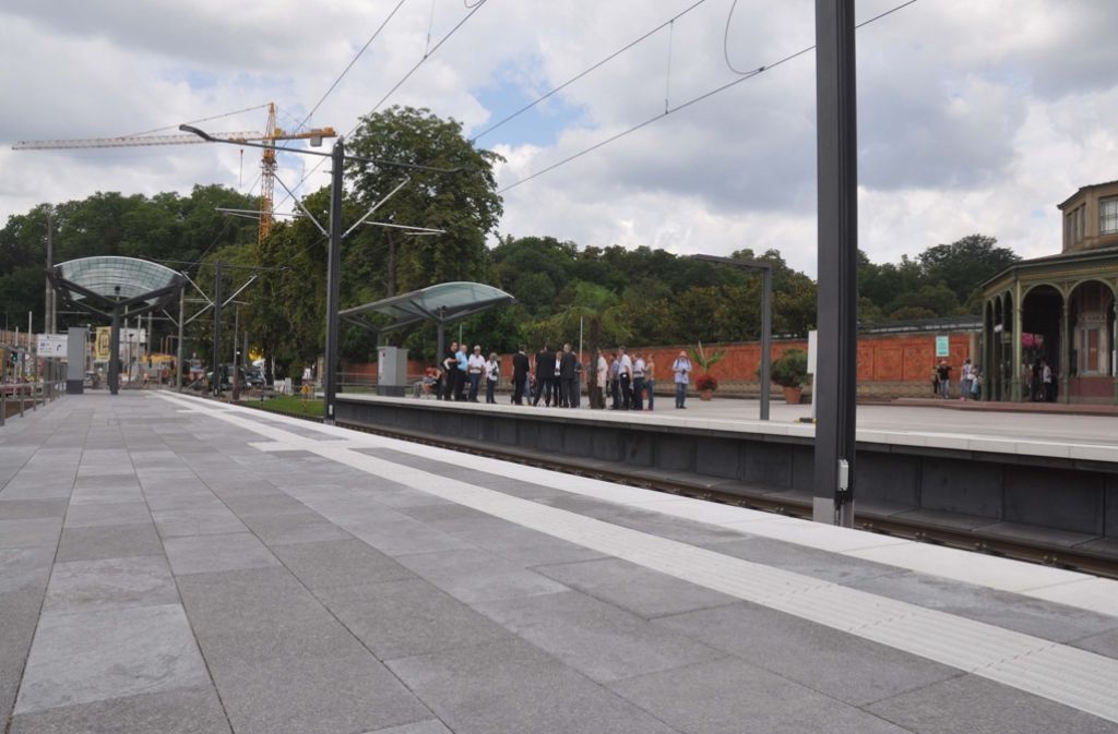 Nach einer Bauzeit von zehn Monaten ist die neue Stadtbahnhaltestelle Wilhelma in Stuttgart eröffnet worden.