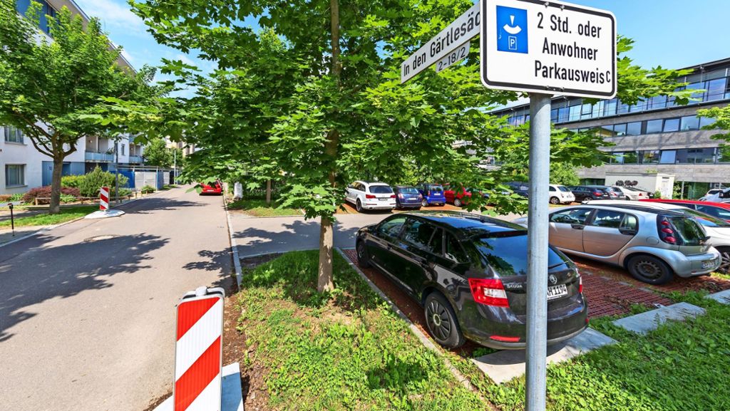  Parkplätze sind oft Mangelware – vor allem in Ferienzeiten und bei großen Messen. Die Stadt Leinfelden-Echterdingen reagiert nun auf die Schwierigkeiten mit einem neuen Konzept. Doch was bedeutet das für Anwohner und Arbeitnehmer? 