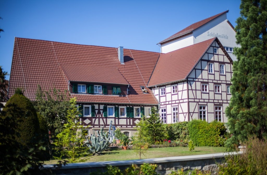 Im Ditzinger Ortskern lässt sich die Schlossmühle bestaunen.