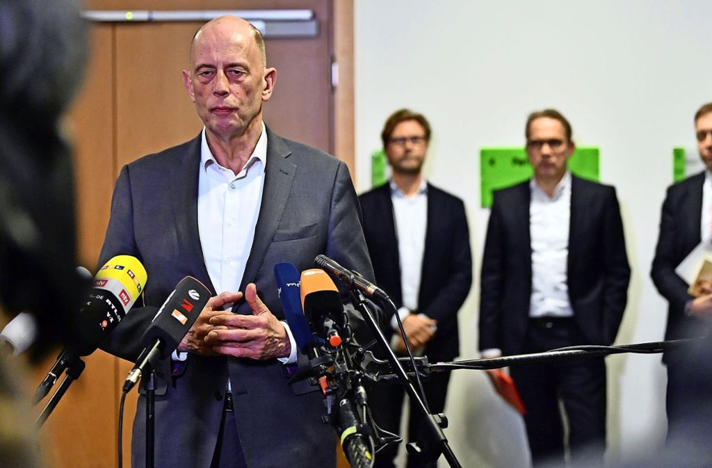 Der SPD-Landeschef Wolfgang Tiefensee ist für schnelle Neuwahlen ...