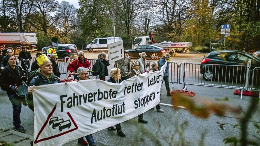 Feinstaub in Stuttgart: Städte- und Gemeindebund glaubt nicht an flächendeckende Fahrverbote