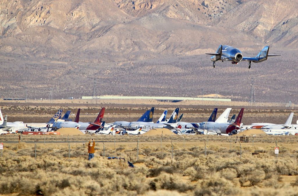 Das Tourismus-Raumschiff „VSS Unity“ landet wohlbehalten auf dem Mojave Air and Space Port.