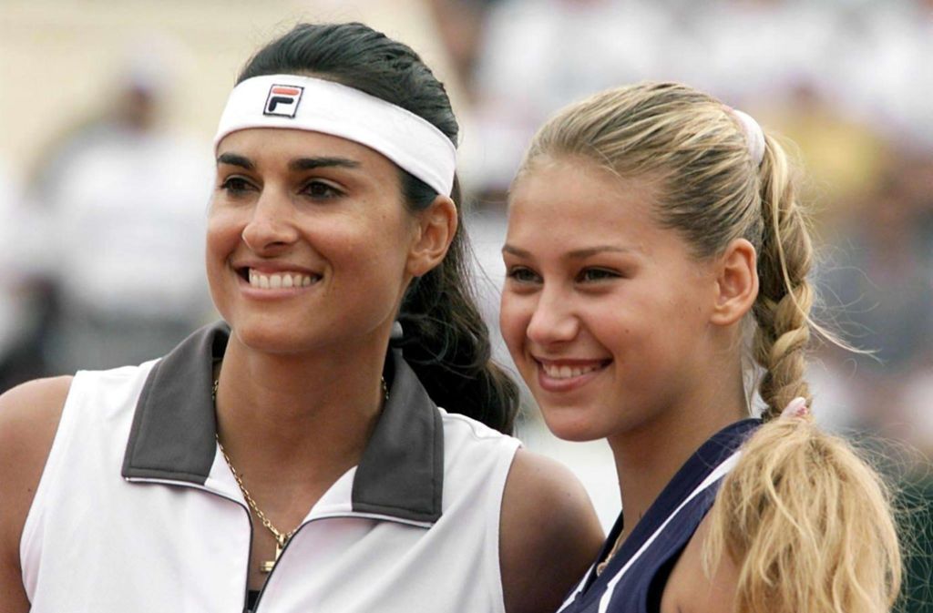 Zwei Tennisgenerationen auf einem Foto: Gabriala Sabatini und Anna Kurnikowa im Jahr 2000.