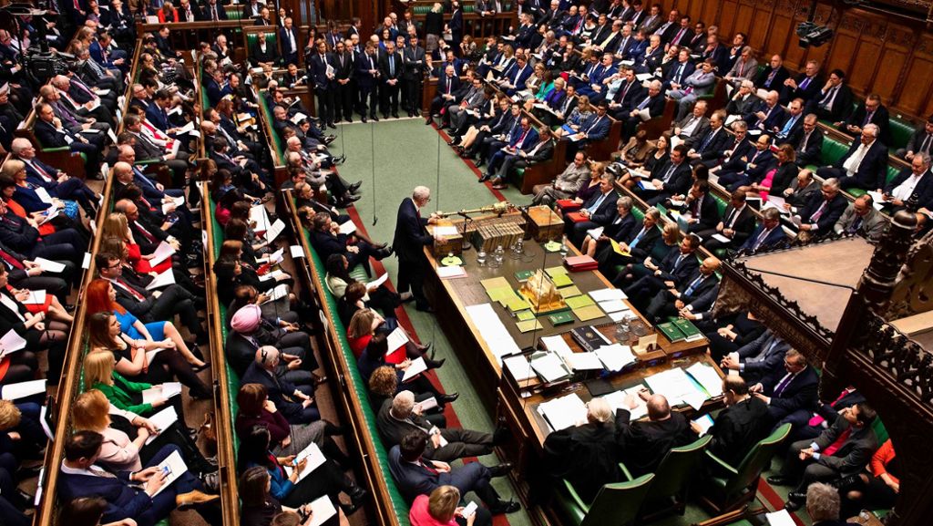Brexit-Chaos: Parlament lehnt harten Brexit ab
