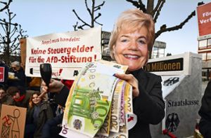Karlsruhe:  Benachteiligung ist verfassungswidrig