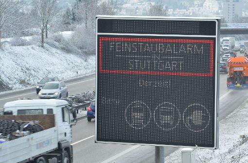 Die Luftbelastung ist während des laufenden Feinstaubalarms in Stuttgart stark angestiegen. Foto: dpa