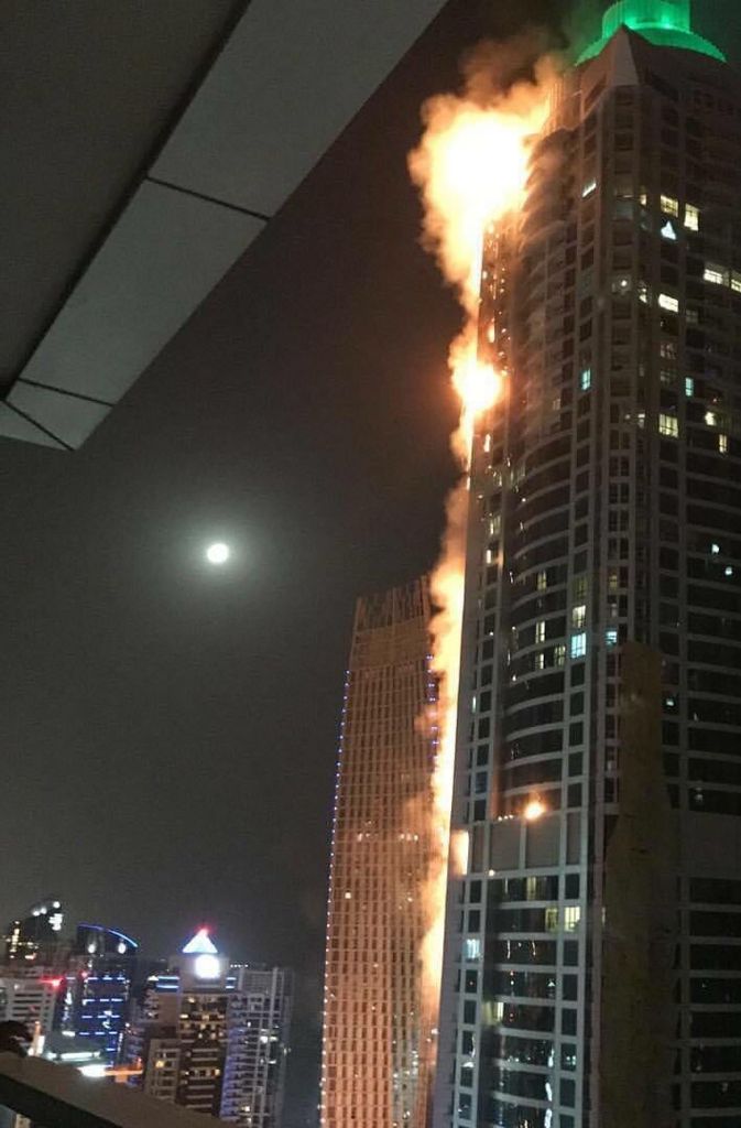 Der Wolkenkratzer „The Torch“ in Dubai hat am Donnerstag gebrannt