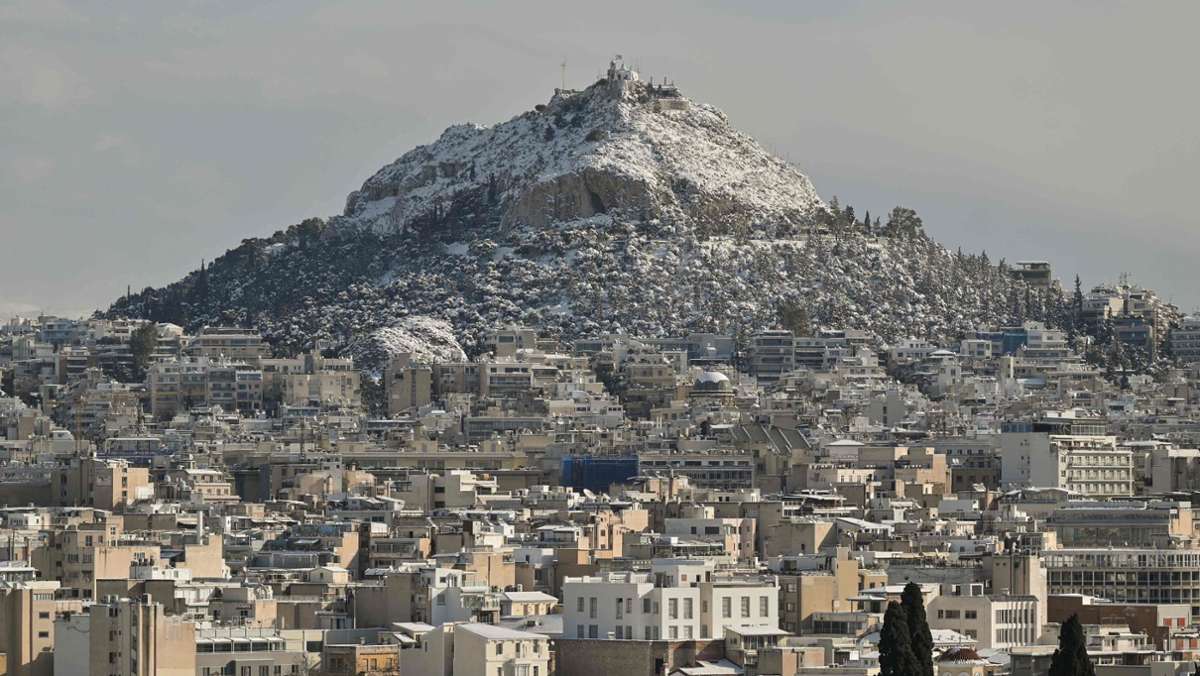  Am frühen Mittwochmorgen kommt es zu einer Explosion in Athen. Augenzeugen beschreiben es wie ein Erdbeben. Mindestens eine Person wurde verletzt. 
