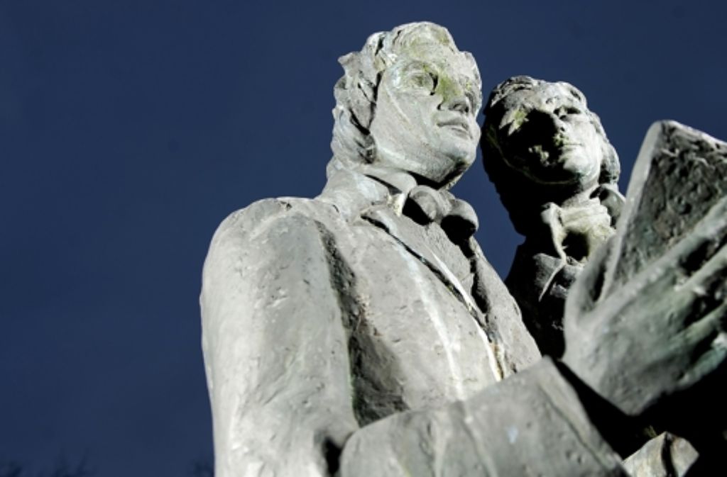 Das Denkmal der Brüder Grimm in Kassel. Foto: dapd