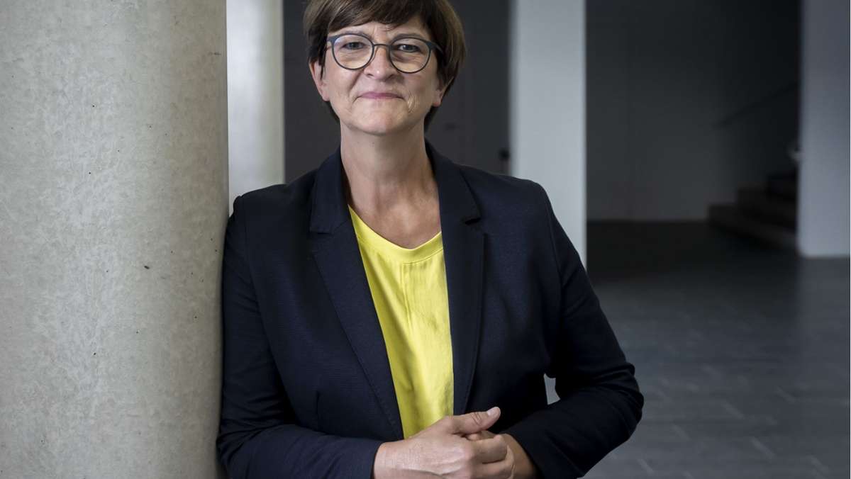  Saskia Esken ist die Spitzenkandidatin der SPD in Baden-Württemberg für den Bundestag. Als Parteivorsitzende ist ihr viel Häme entgegengeschlagen, inzwischen schätzen viele sie. Doch mit ihren linken Positionen eckt sie immer wieder an. 