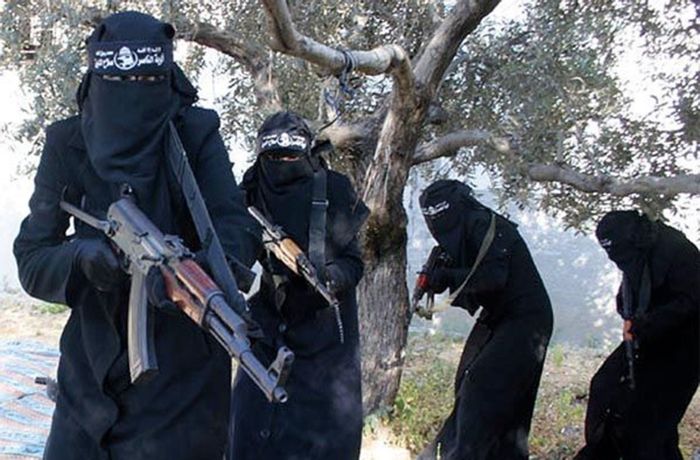 Bericht: IS-Frau mit Kindern zurückgekehrt