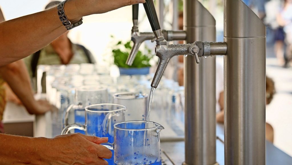 Trinkwasseraktion in Ludwigsburg: Kostenloses Wasser an der Stadtkirche